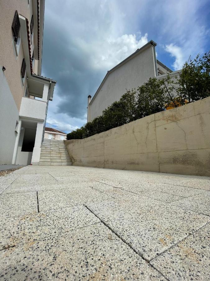 מאלינסקה Apartments Fratelli מראה חיצוני תמונה