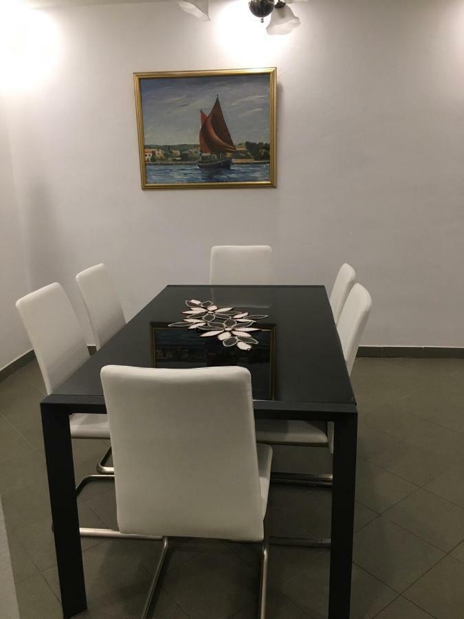 מאלינסקה Apartments Fratelli מראה חיצוני תמונה